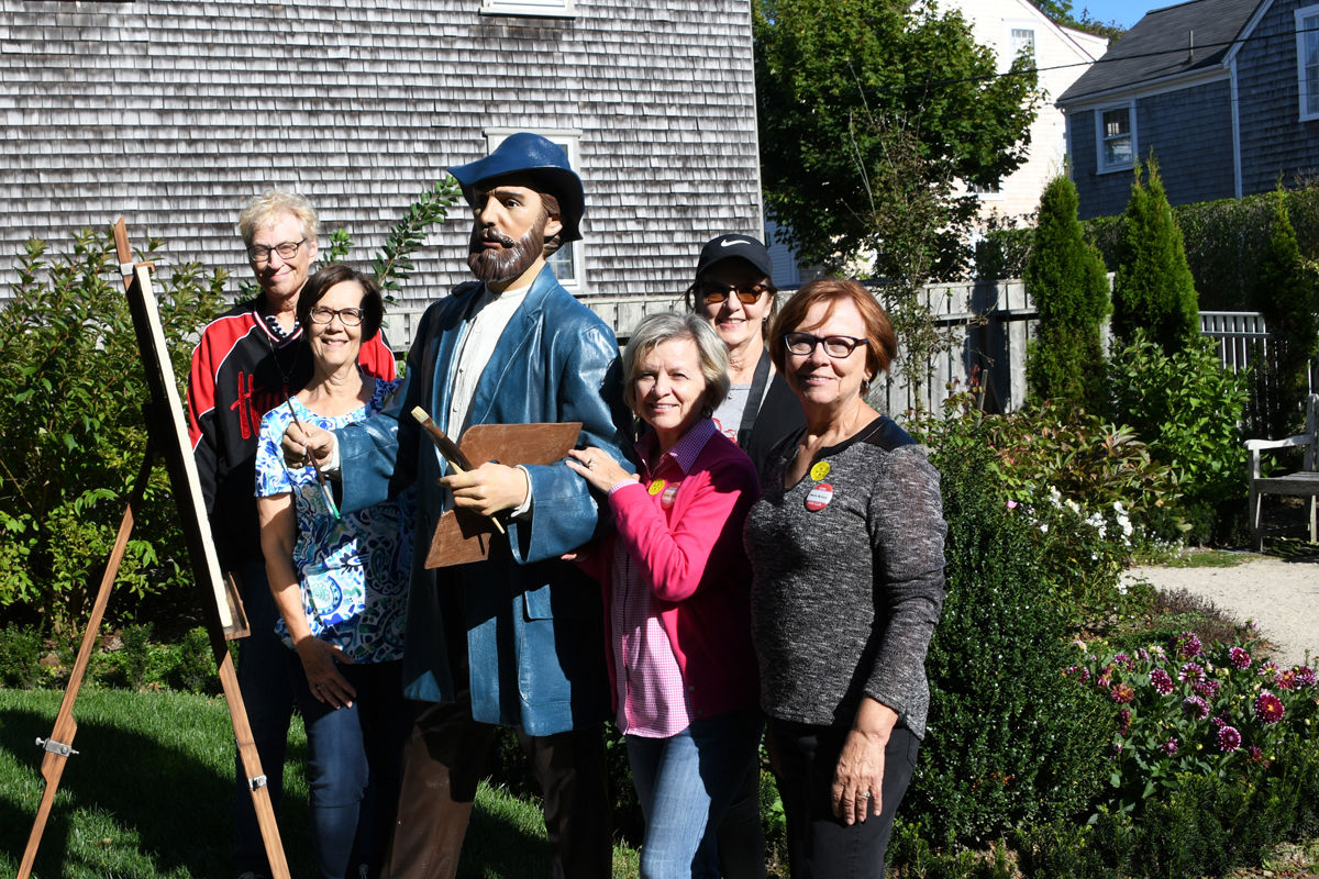 120 Kris Kealiher, Pat Willis, Kathie Klute, Connie Nickel and Marie Brown pose with French Impressionist painter Claude Monet. This was a Seward Johnson sculpture..jpg